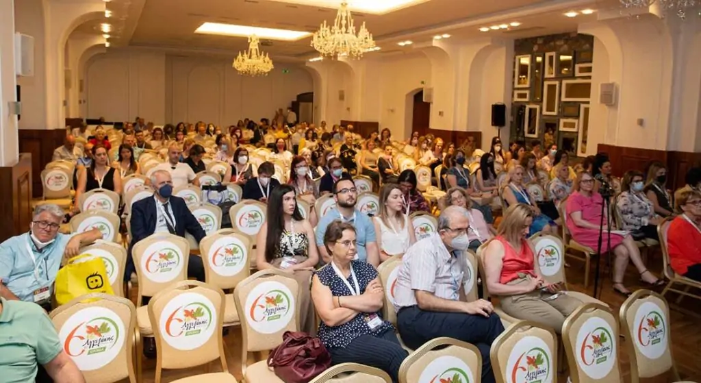 H ΑΓΓΕΛΑΚΗΣ στο 60 Πανελλήνιο Παιδιατρικό Συνέδριο