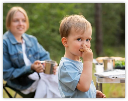 happy people eating chicken